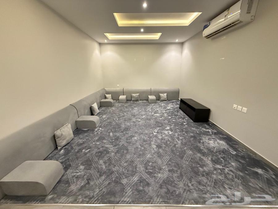 للبيع مجلس كامل64373418353155110