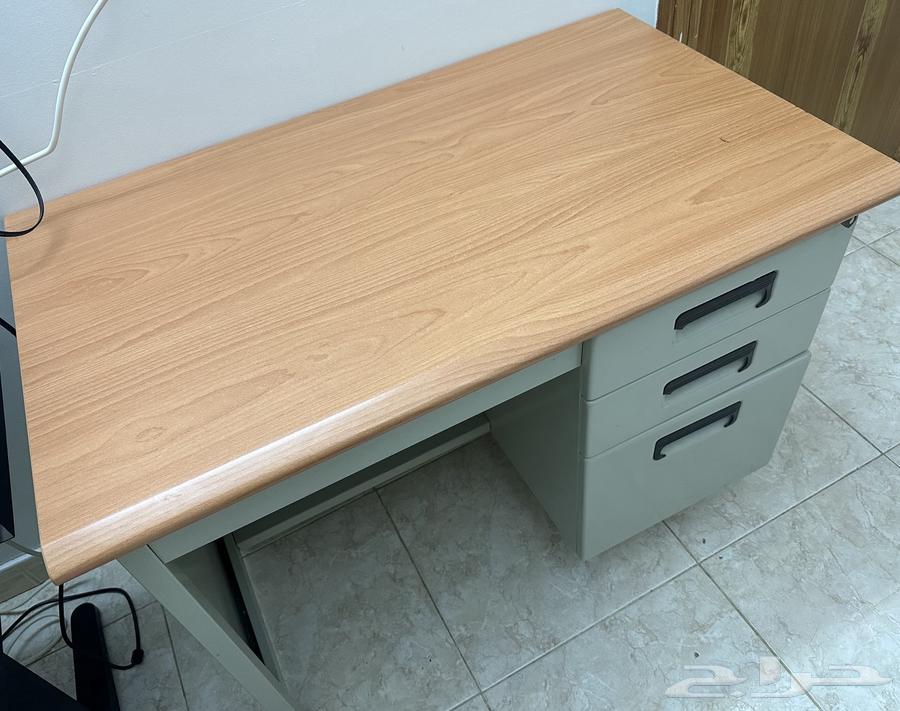 مكتب حديدي بسطح خشبي64375932139651113