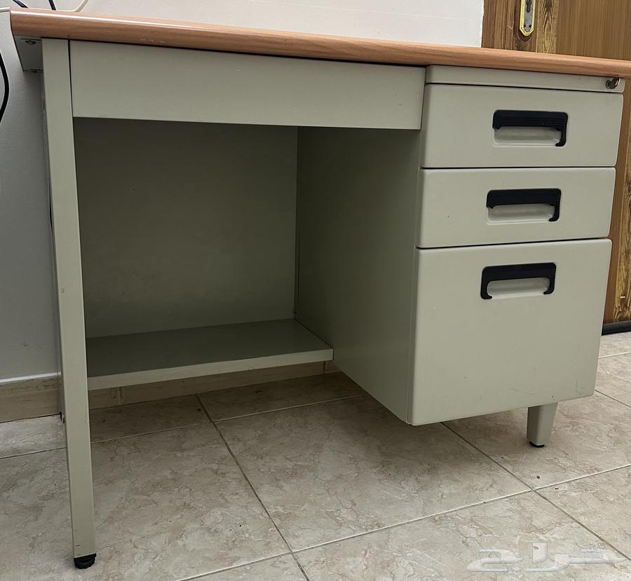 مكتب حديدي بسطح خشبي64375932139651114