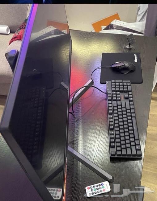 pc gaming مع شاشة وماوس وكيبورد64373625056385110