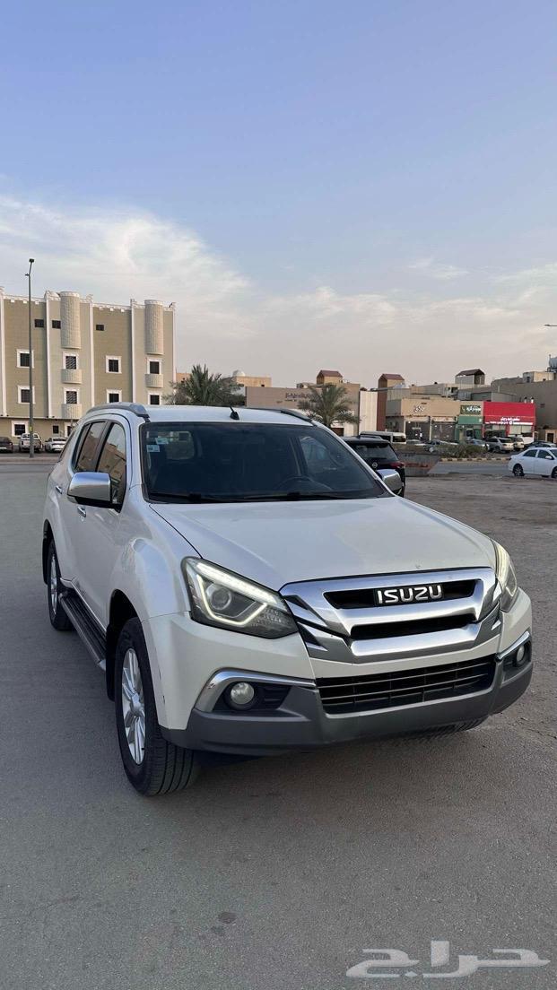 Isuzu MUX without double64513617686019111