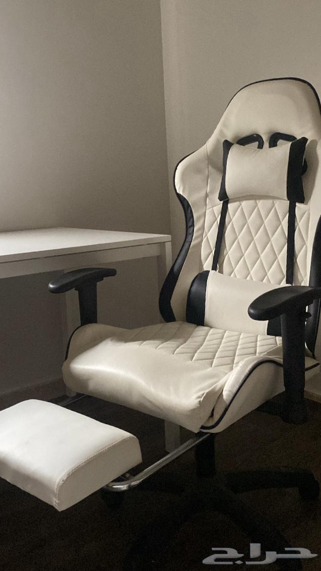 طاولة وكرسي قيمنق64365923749891111
