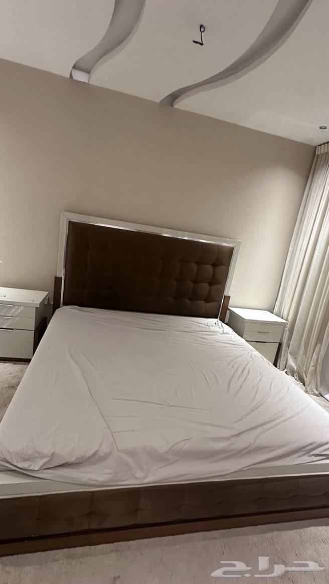 سرير نوم مستخدم للبيع64371176381953110