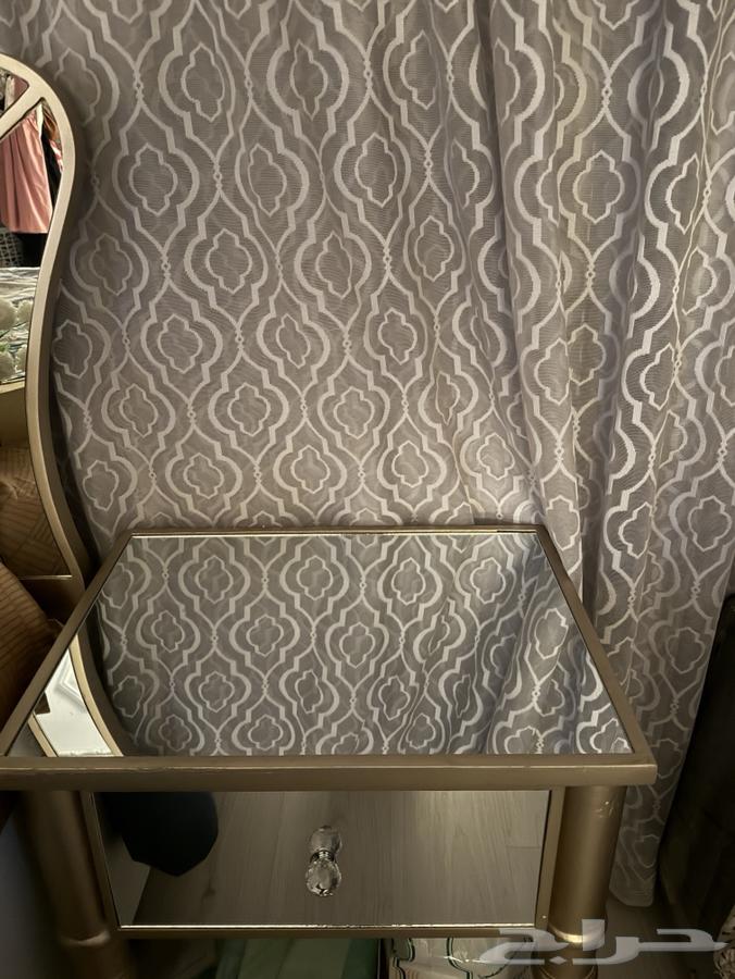 Wardrobe, dressing table and commode64370264819586110