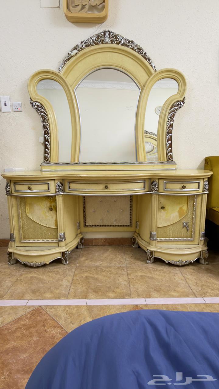 غرفه نوم ب1000 قابل للتفاوض للجادين فقط البيع مستعجل64374126981249111