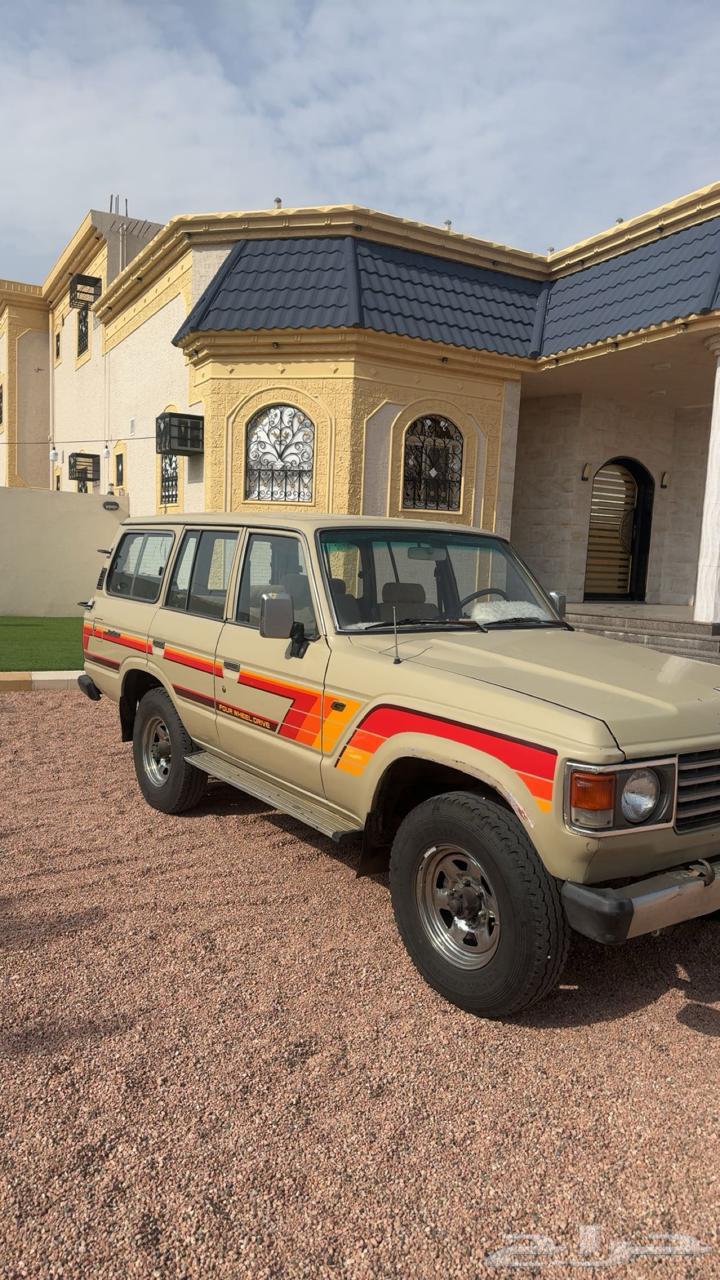 Model 27 Beige Salon, Almost Agency Condition for Sale, Location: Turabah64366380621569111