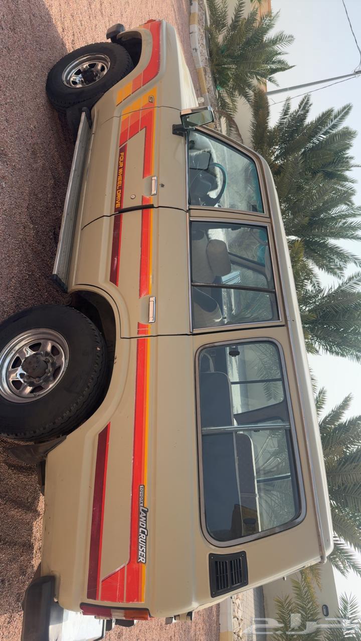 Model 27 Beige Salon, Almost Agency Condition for Sale, Location: Turabah64366380621569113