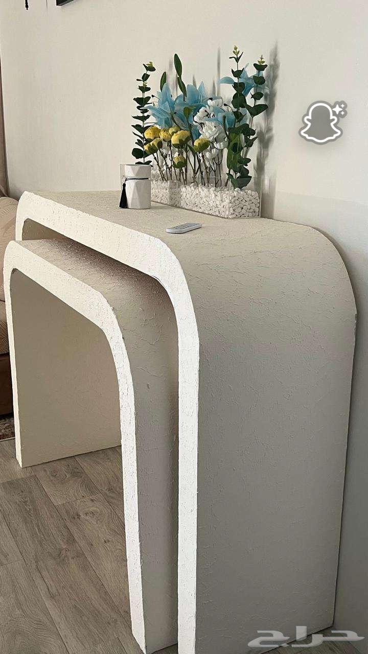 الطاولتين مع الزينه حق الورد64372623888257111