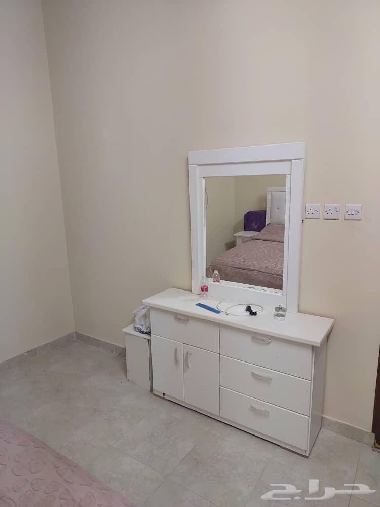 سرير شبه جديد  مرتبه  تسريحة64367464166530111