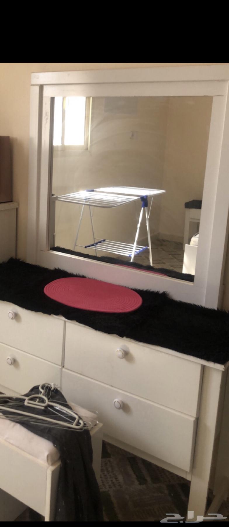 تسريحه نظيفه. ومع مو مدينه 2 حبتين. ب180ريال64369893448705111