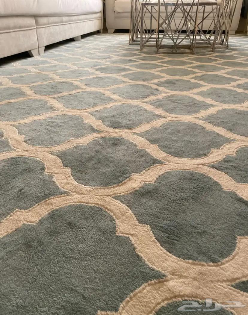 Two carpets size 4.5 4.564362620110337111