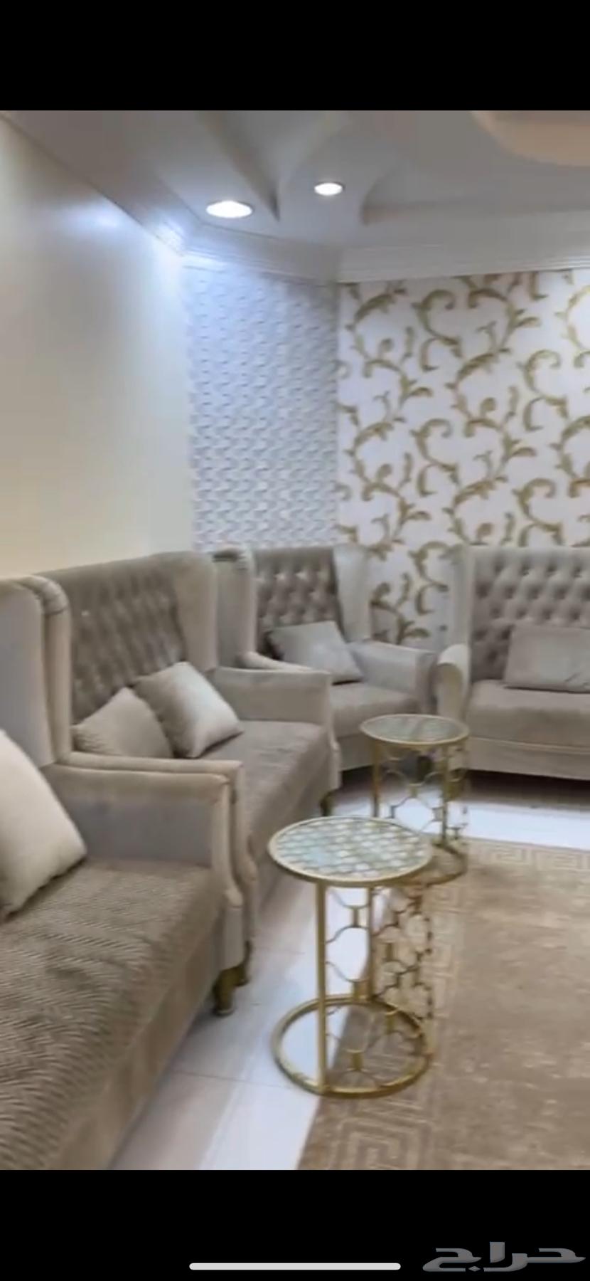 Sofas64370640954114112