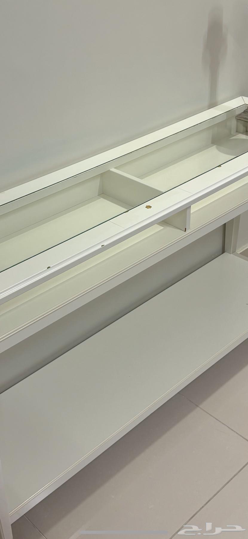 للبيع سجاده اطفال وطاوله مدخل وابجورة ايكيا64365557504386114