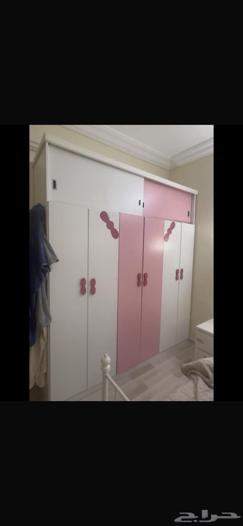 دولاب الملابس نظيف جدا للبيع64374185956609110