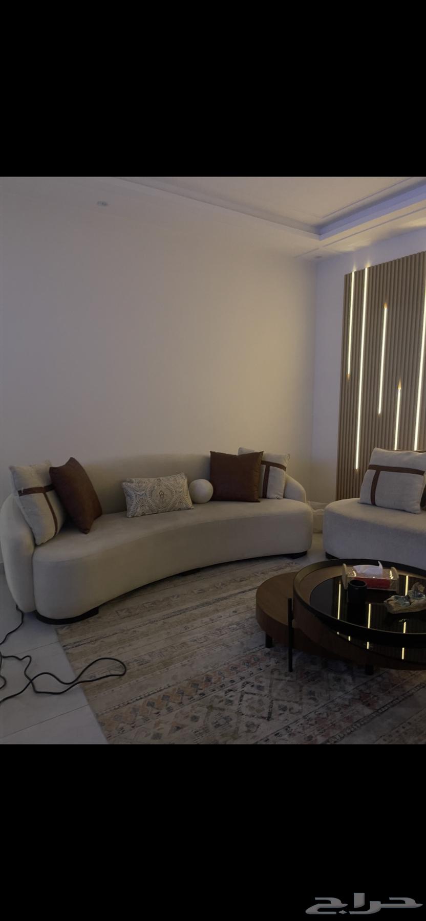 Servant center table64383192174339112