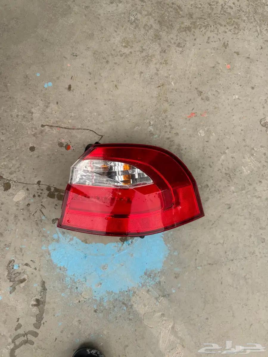 اسطب خلفي يمين ريو هاتشباك 2012 - 201664369703925635110