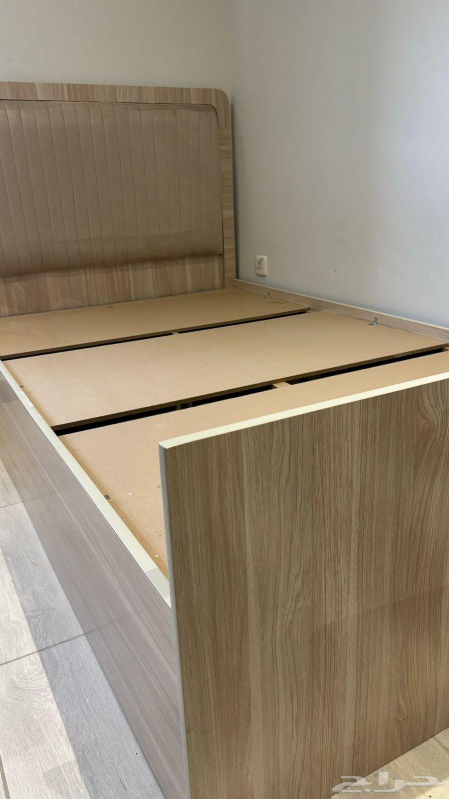 سرير غير مستخدم جديد نضيف64366424514947111