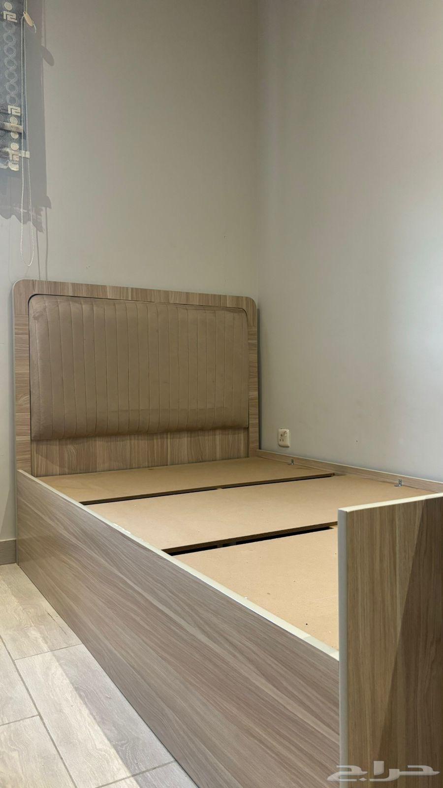 سرير غير مستخدم جديد نضيف64366424514947110