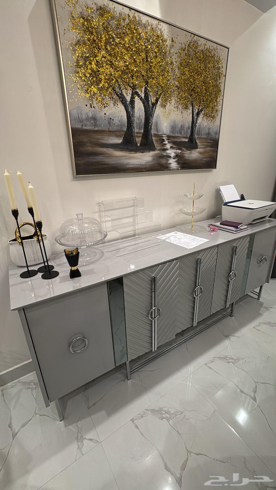 Semi-new dining table and buffet for sale64374363974403113