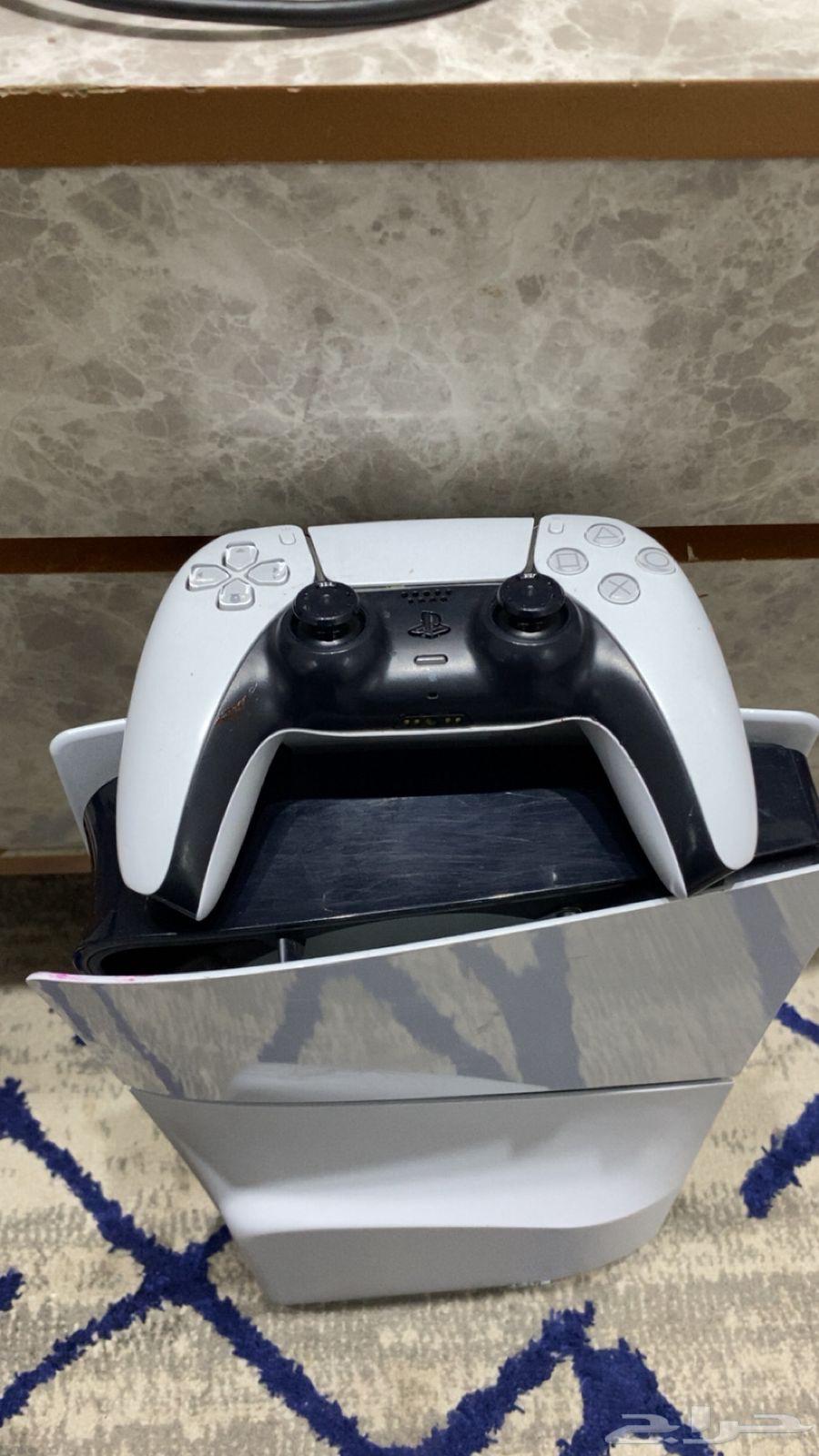 بلاستيشن 5 للبيع مع يدين اصليه للبيع64373713290883111