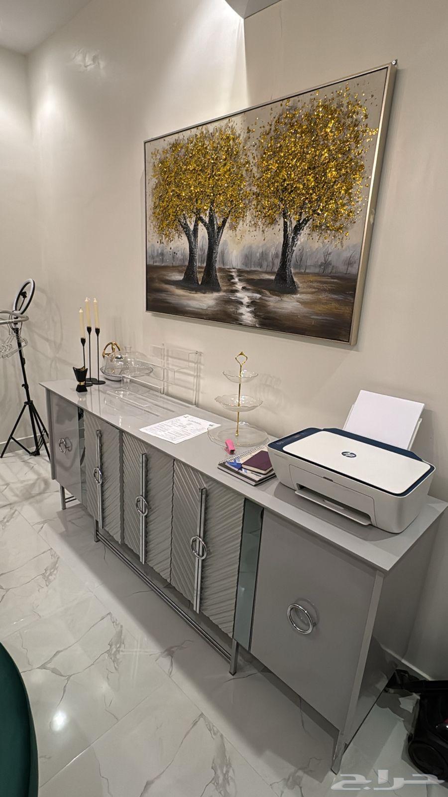 Semi-new dining table and buffet for sale64374363974403110