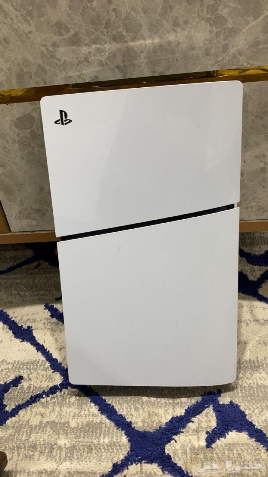 بلاستيشن 5 للبيع مع يدين اصليه للبيع64373713290883112