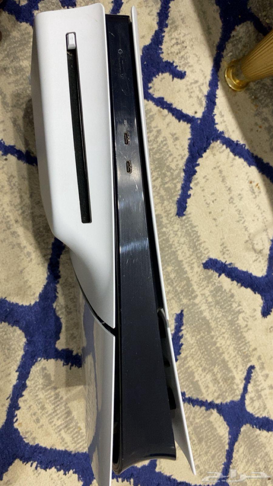 بلاستيشن 5 للبيع مع يدين اصليه للبيع64373713290883110