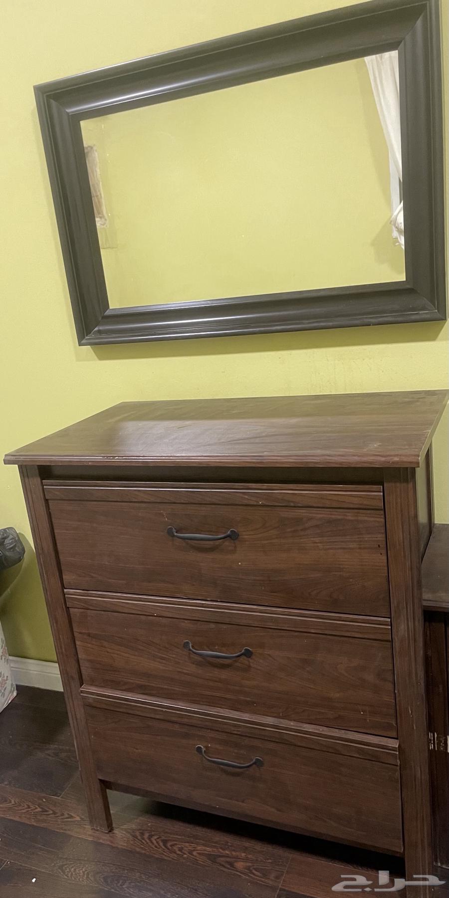 دولاب تسريحة 2 كمدينا . ايكيا . خشبي غامق . شبه ممتاز64364439987203112