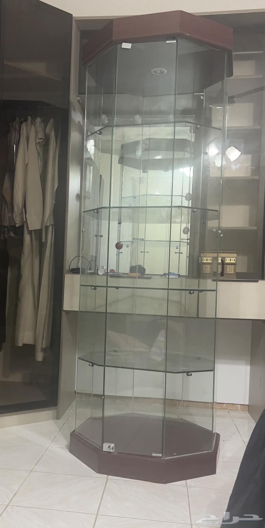 دولاب عرض زجاج نظيف جدا64376170134658111