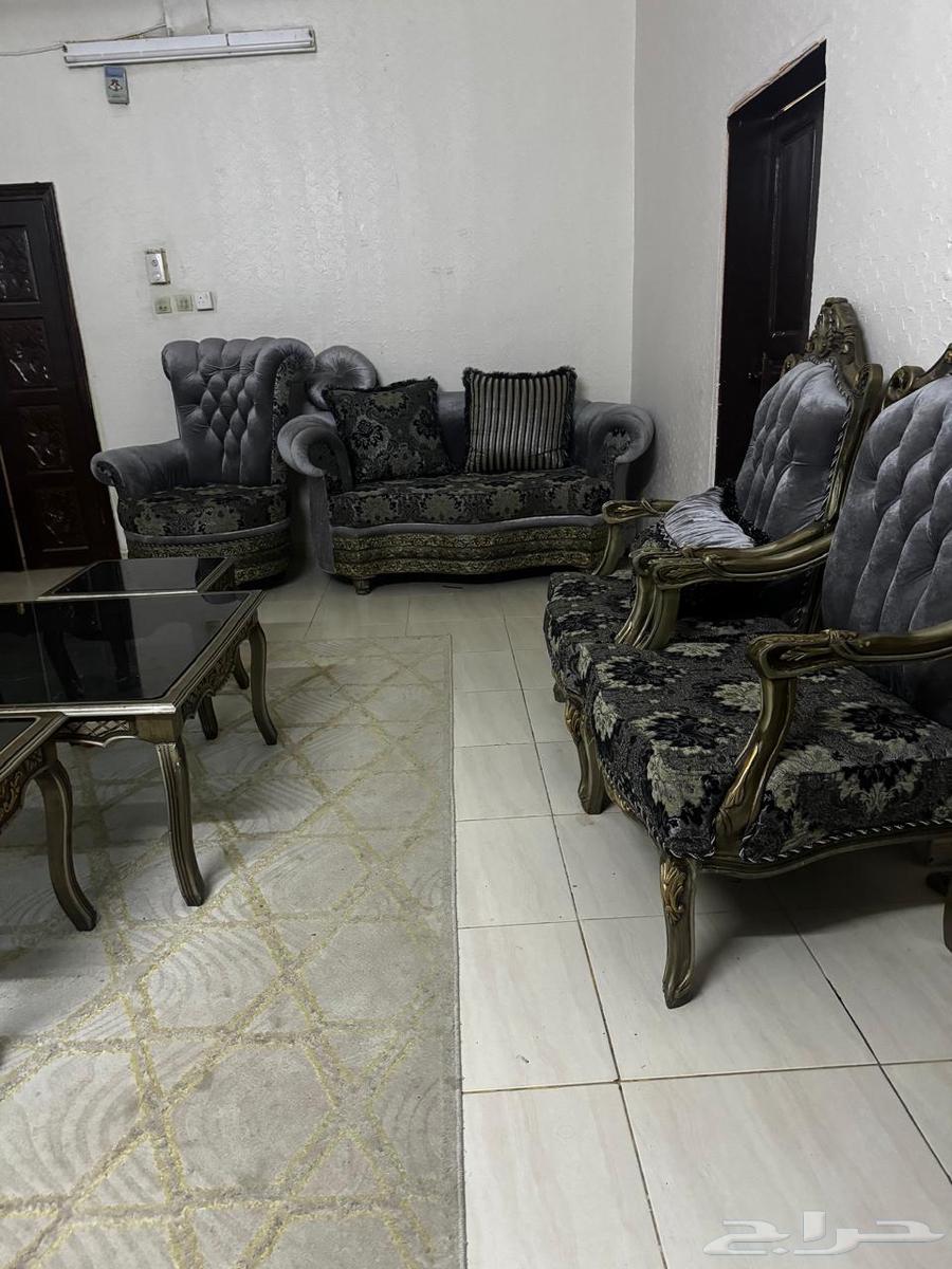 كنب 7 قطع مع الطاولة للبيع64376406973443112