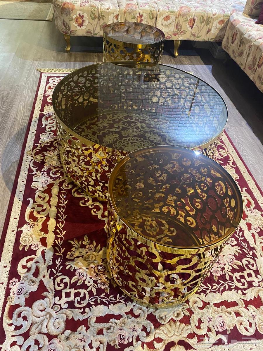 Sofas and service tables64368835159170110