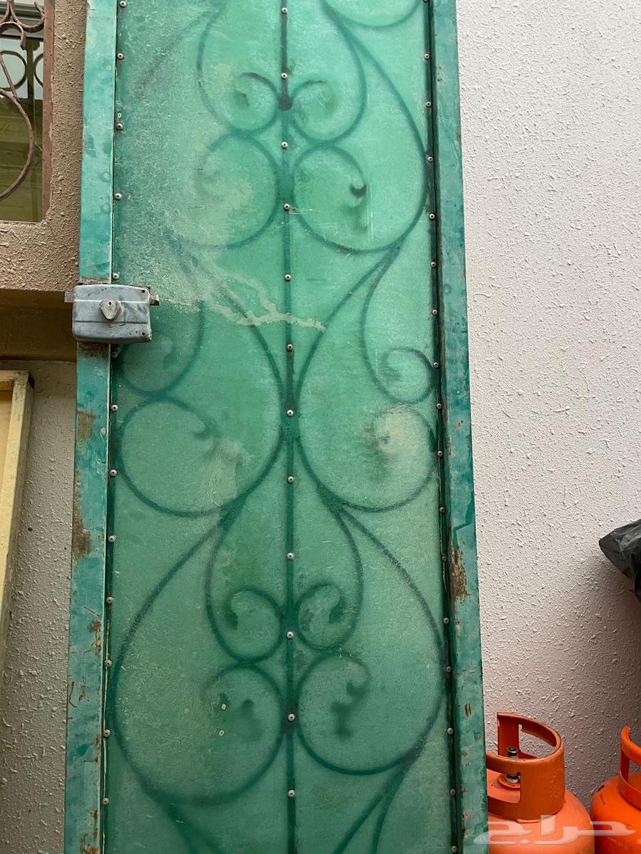 باب حديد دبل ثقيل جدا وخلفة زجاج مع قفله وعروة الباب64376524706561112