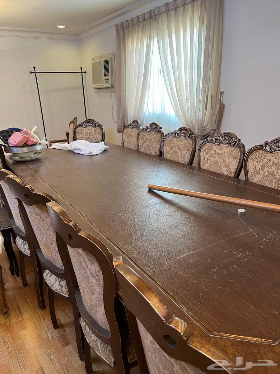 Cupboard with dining table64369142667009111