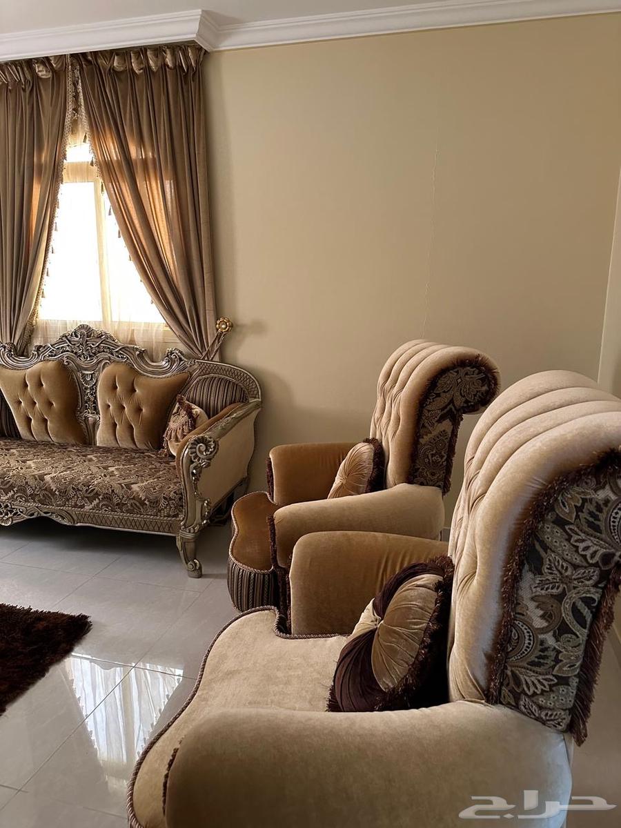 كنب للبيع بجميع مستلزماته64369600979203111