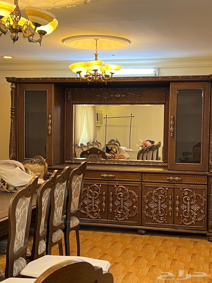 Cupboard with dining table64369142667009110