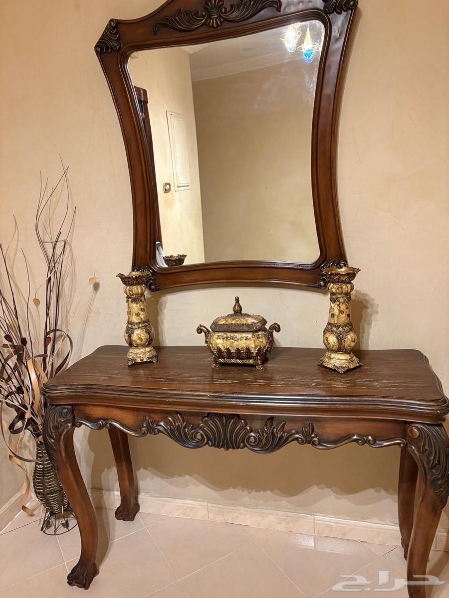 مدخل خشبي مع اغراضه64374729730307111