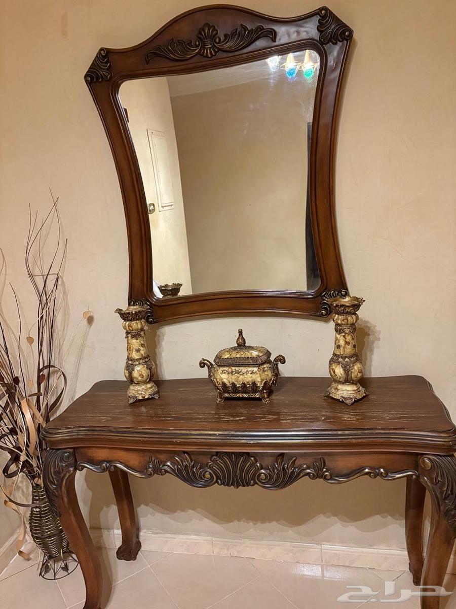 مدخل خشبي مع اغراضه64374729730307110