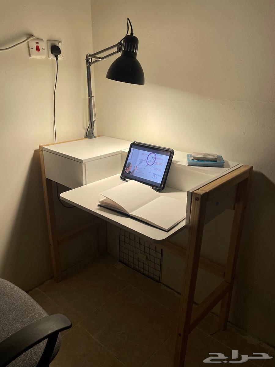 مكتب و كرسي و اضاءه64364937006467111