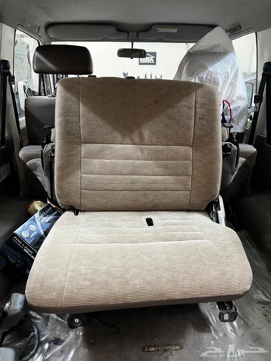 Clean single top floor apartment64514458557186111