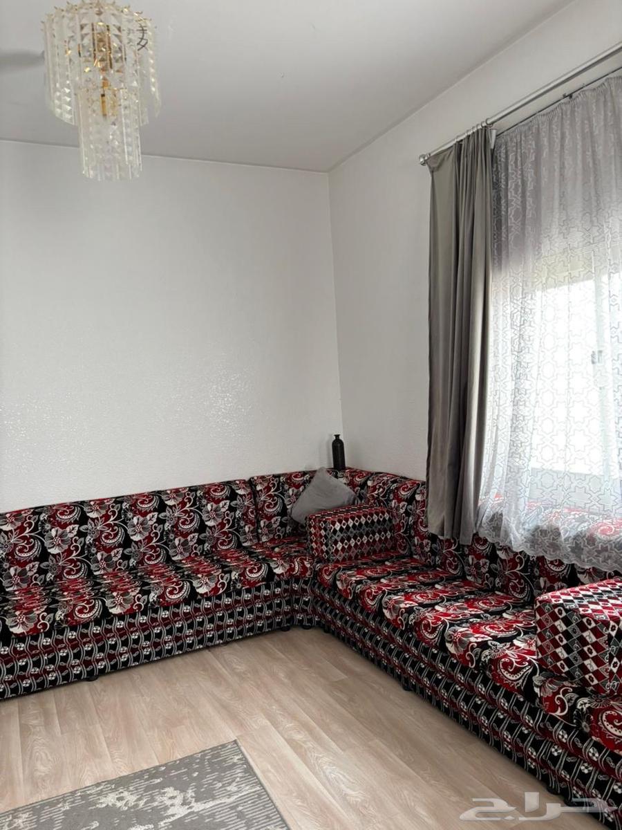 Sofa for sale, almost new with table64372449059330112