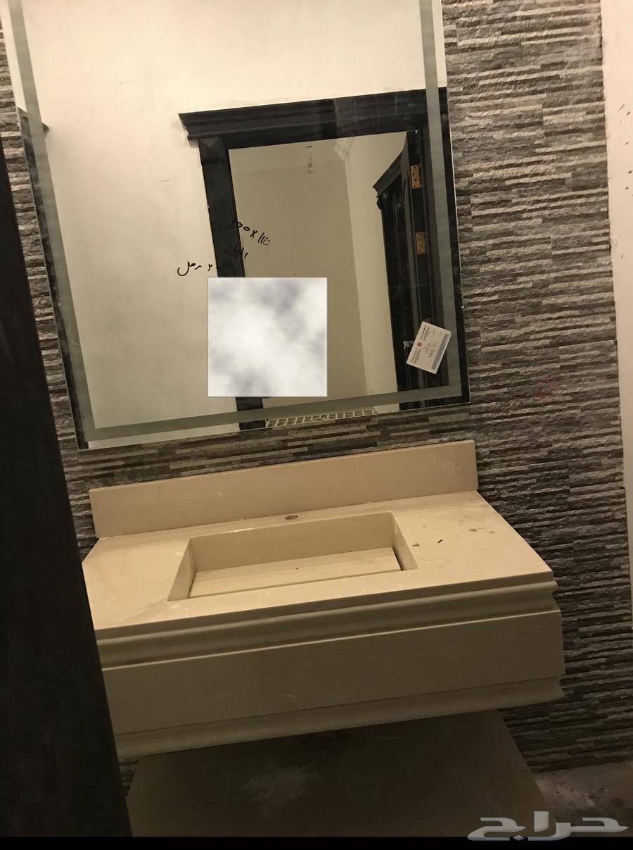 Marble sink with mirrors64363845951106110