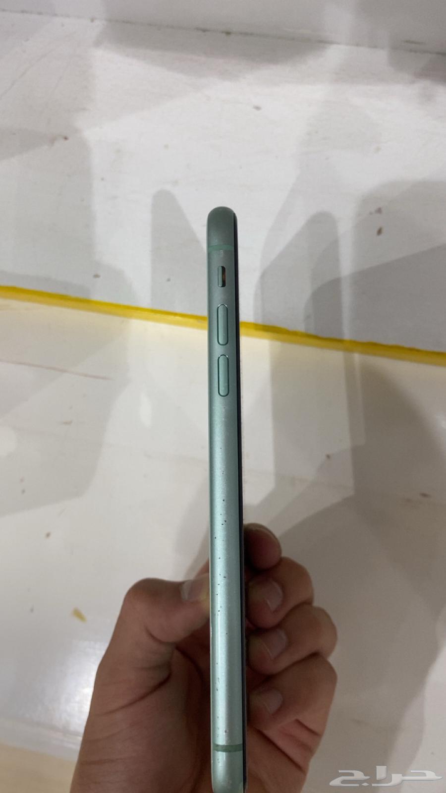 ايفون 11 عادي نضيف64388784622081111