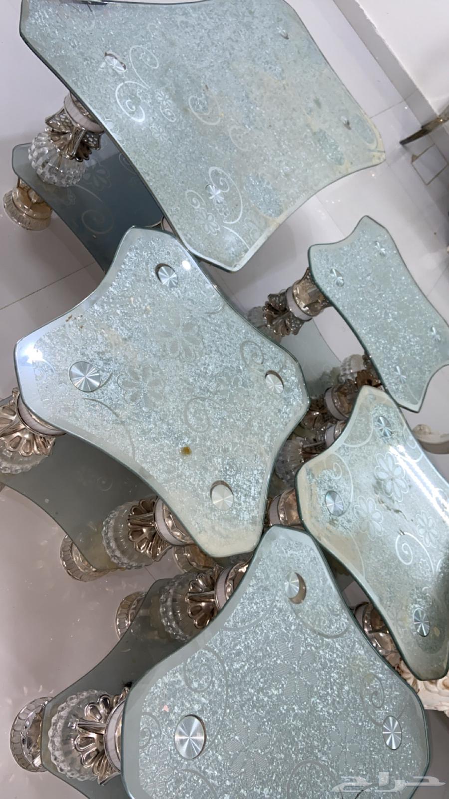 New silver-colored set of tables, used once, price 600 and above64379311746561111