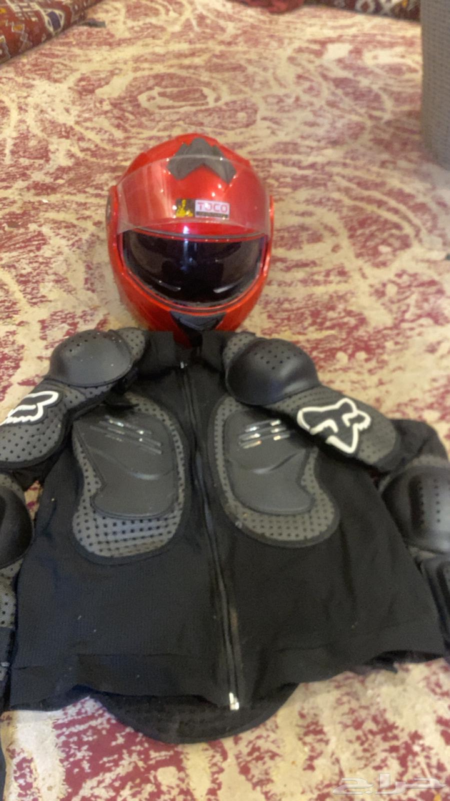 لبس واقي دباب وخوذة64532057085443111