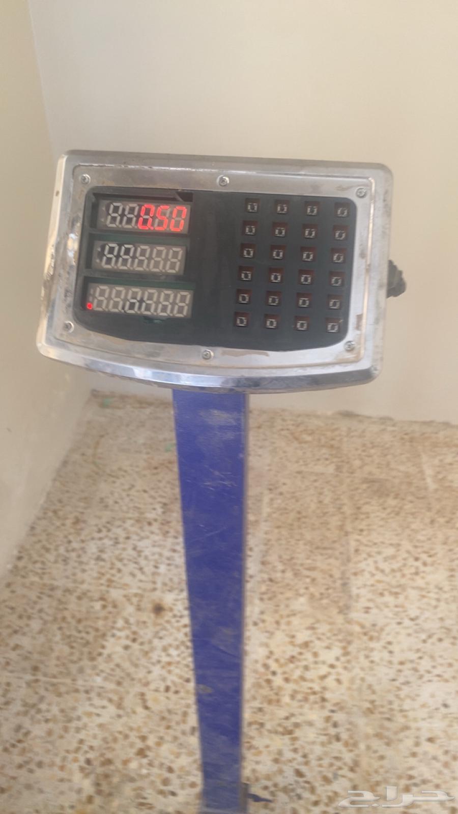 ميزان كهربائي اخو الجديد مستخدم بس اقل من شهر 800 يوزن64392031666179110