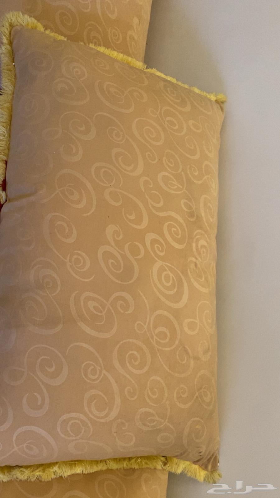 Cushions and backrests for auction64387592965633112