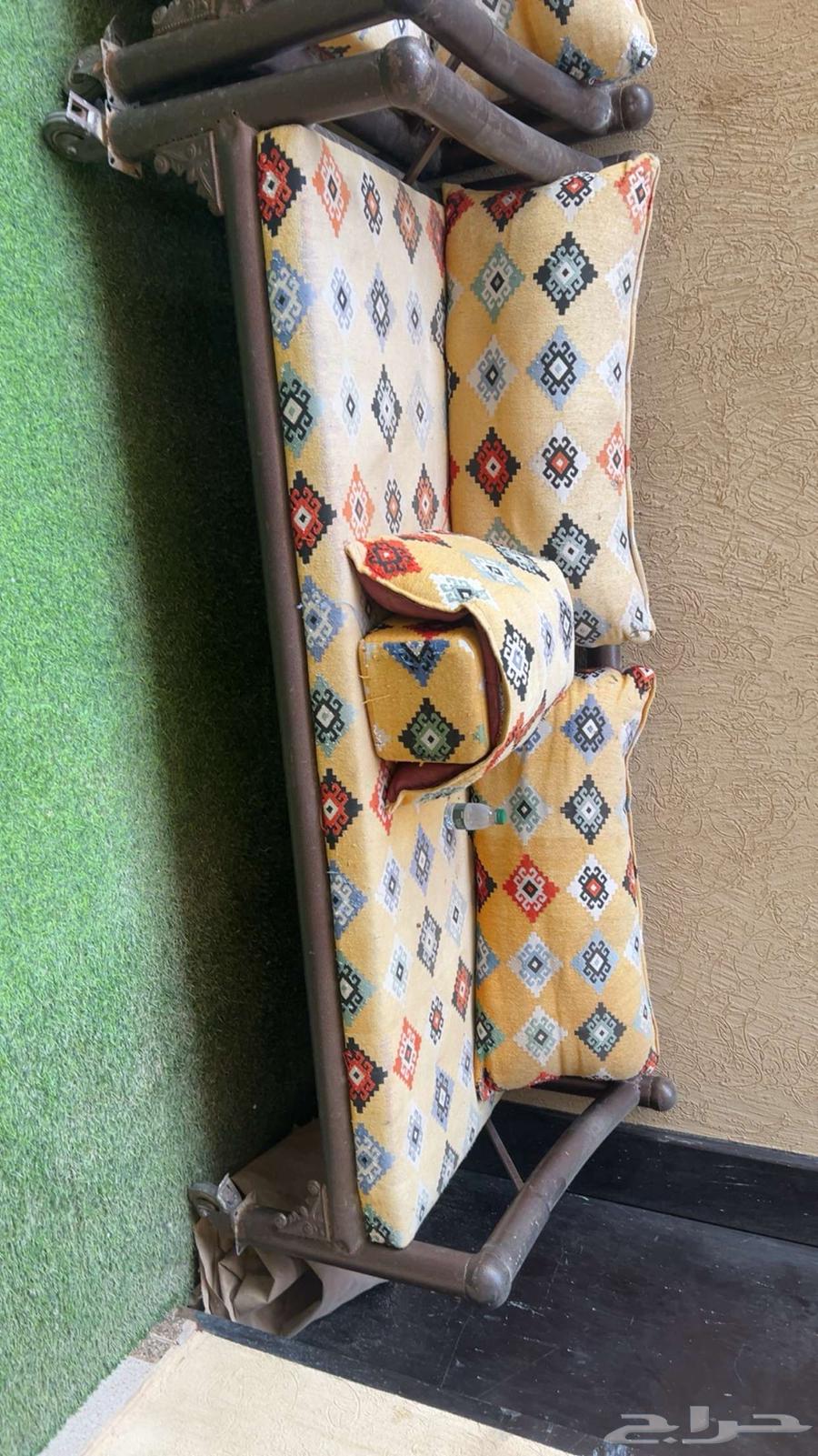 جلسة خارجيه كراسي حديد نظيفه واستخدام نظيف ب 60064377167565187111