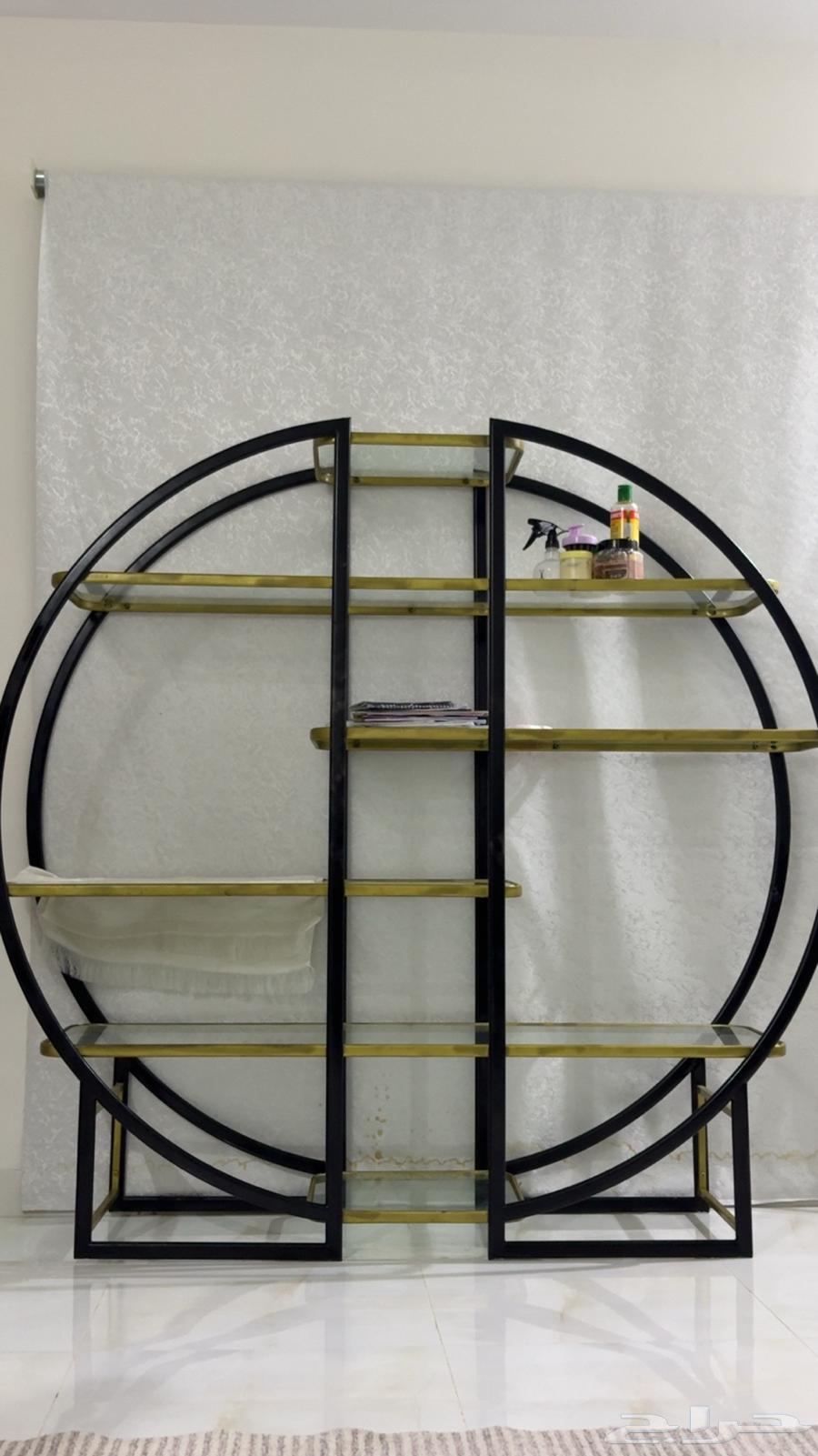 دولاب تحف قزاز للبيع64378440363649110