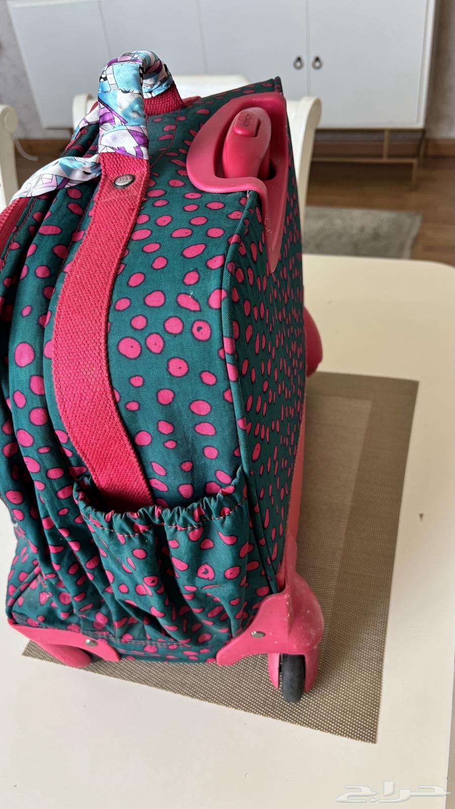 شنطه ماركة كيبلينق ب 600 ريال64384521170946111