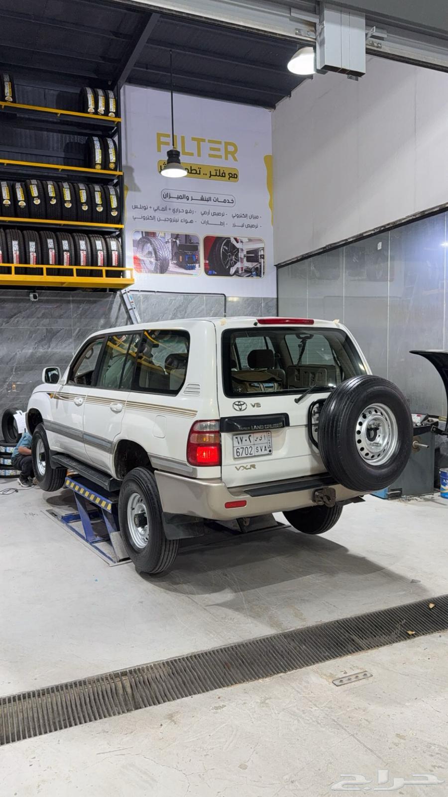 Land Cruiser VXR Full Option Manual Transmission Sunroof and Diff Lock Model 200064531125028097113